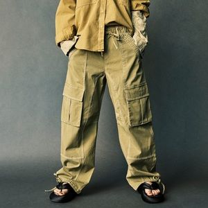 Zara seamed cargo pants green olive size 6